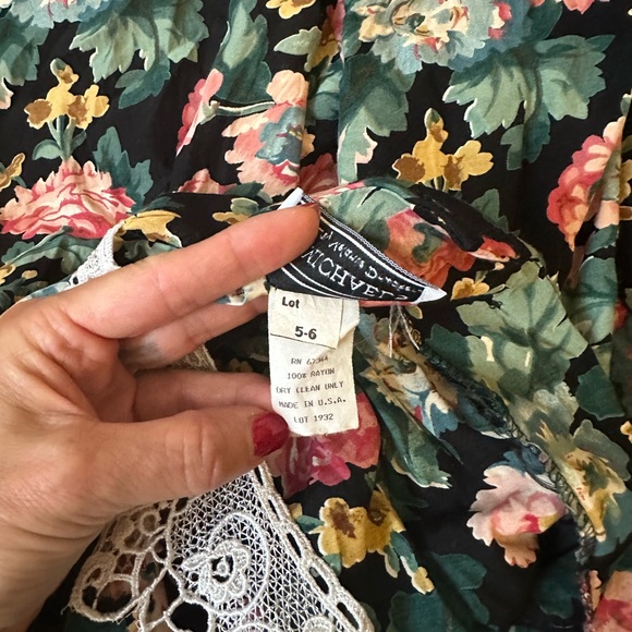 E.D Michaels vintage floral dress. - Picture 7 of 11